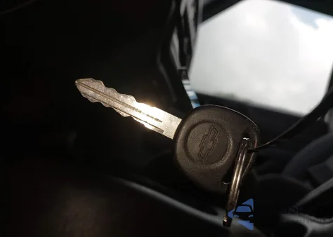 2000 Chevrolet Blazer Lt z USA, uszkodzony, nr VIN 1GNDT13W3Y2190611